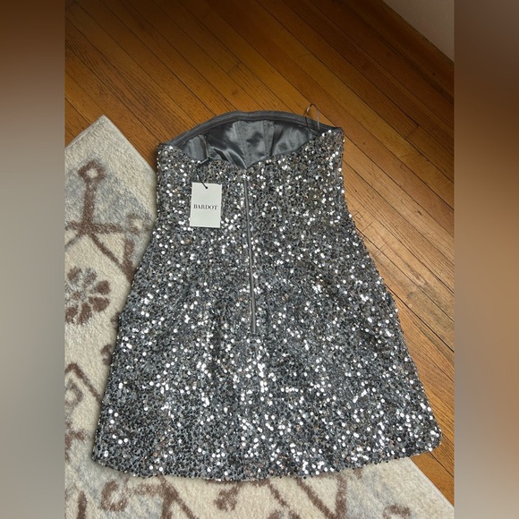 Bardot Karoline Paillette Dress with Pockets - Picture 7 of 11